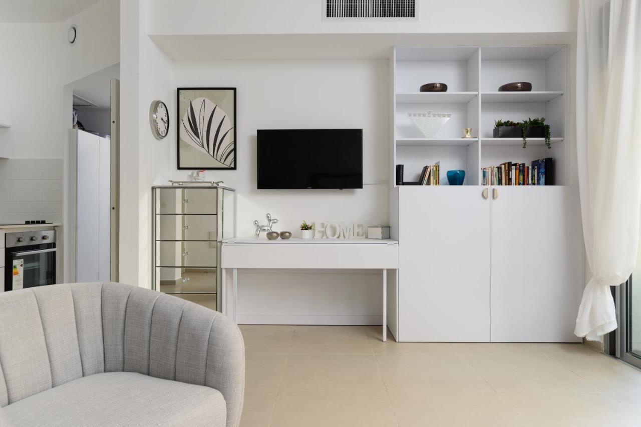 Quiet Hideaway & Terrace Near Beach By Feelhome Tel Aviv Esterno foto