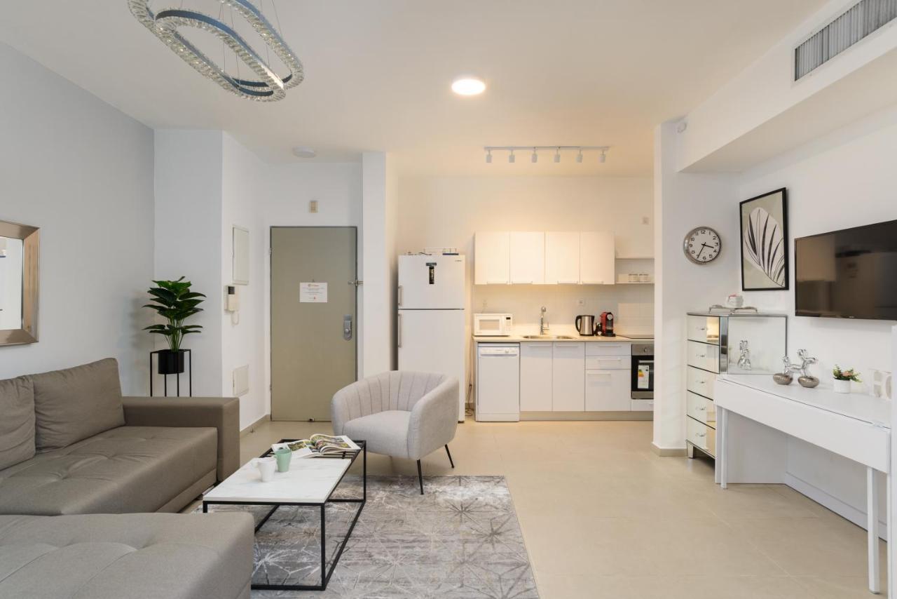 Quiet Hideaway & Terrace Near Beach By Feelhome Tel Aviv Esterno foto